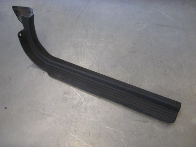 02 Subaru IMPREZA Sedan Front LH Door Sill Plate 94060 FE010 R19357