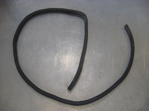 02 Subaru IMPREZA Front LH Upper Door Seal  R19372