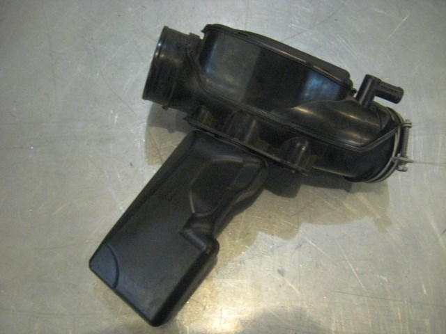 03 Infiniti G35 Air Intake Tube  R19406