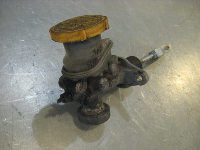 2002 Subaru IMPREZA WRX Clutch Master Cylinder OEM R19439