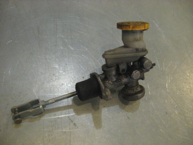 2002 Subaru IMPREZA WRX Clutch Master Cylinder OEM R19439