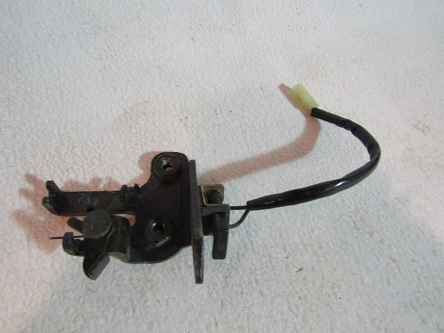 02 Subaru IMPREZA Sedan Trunk Latch  R19463