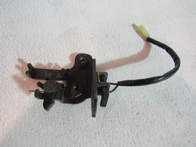 02 Subaru IMPREZA Sedan Trunk Latch  R19463