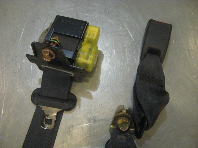 02 Subaru IMPREZA Rear Center Seat Belt /W Buckle  R19466