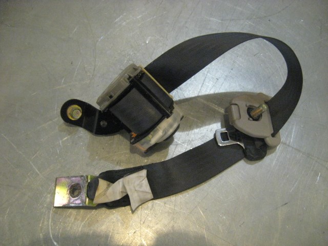 02 Subaru IMPREZA Rear LH Seat Belt  R19470