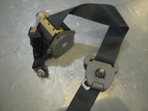 02 Subaru IMPREZA Rear LH Seat Belt  R19470