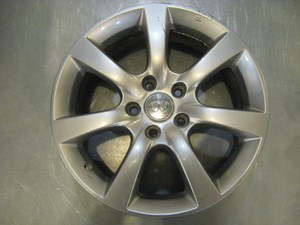 05 Infiniti G35 Sedan Wheel 17x7 with Wheel Cap  R19477