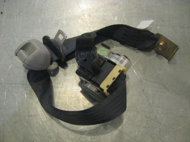 02 Subaru IMPREZA Sedan Rear RH Seat Belt  R19495