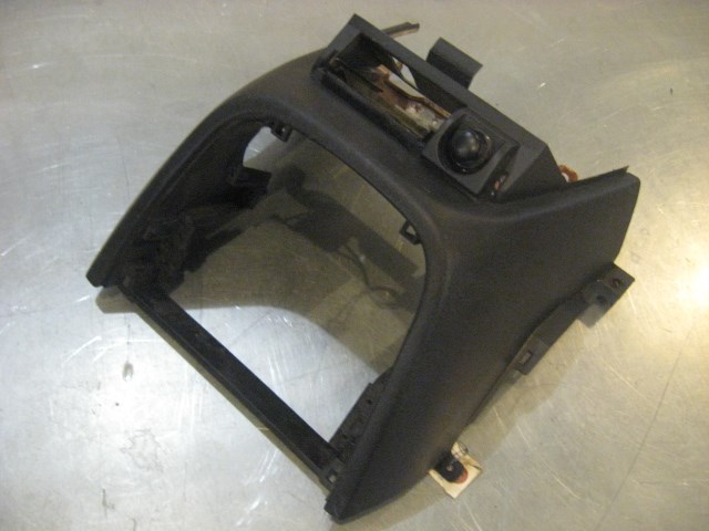 02 Subaru IMPREZA Center Console Radio Trim Surround  R19538