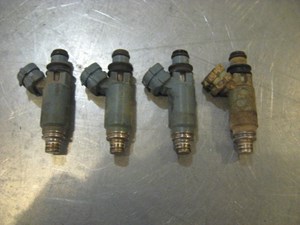02 Subaru IMPREZA WRX Fuel Injectors  R19550