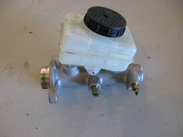 06 Nissan 350Z Brake Master Cylinder  R7028