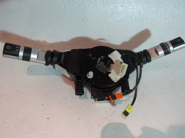 2006 Nissan 350z Clock Spring with Column Switches   R7044