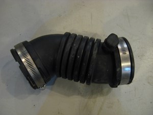 02 Subaru IMPREZA Air Intake Tube  R7395