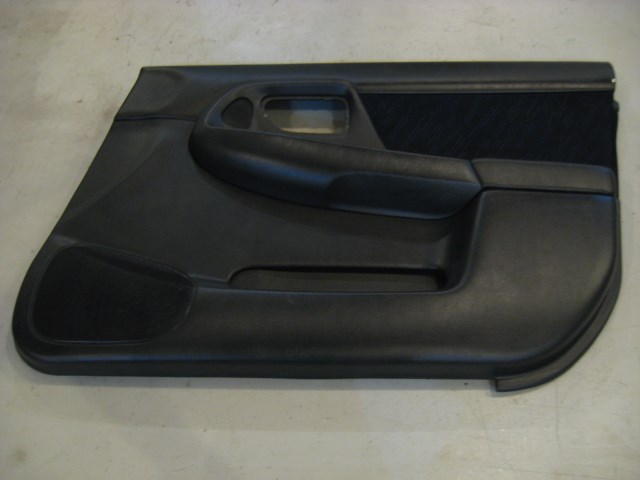 02 Subaru IMPREZA Front RH Door Panel  R7401