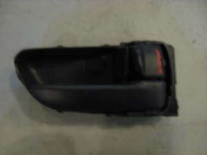 02 Subaru IMPREZA Front RH Interior Door Handle  R7407