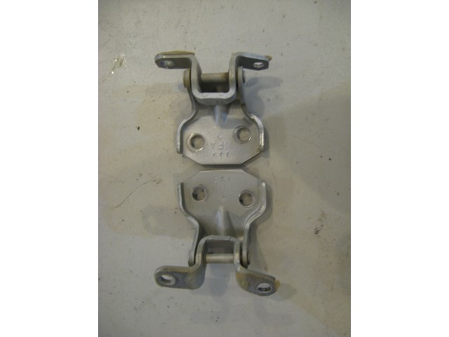 02 Subaru IMPREZA Front RH Door Hinges  R7421