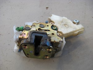 02 Subaru IMPREZA Front LH Door Lock Actuator  R7464