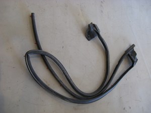 02 Subaru IMPREZA WRX Front LH Door Seal.  R7501