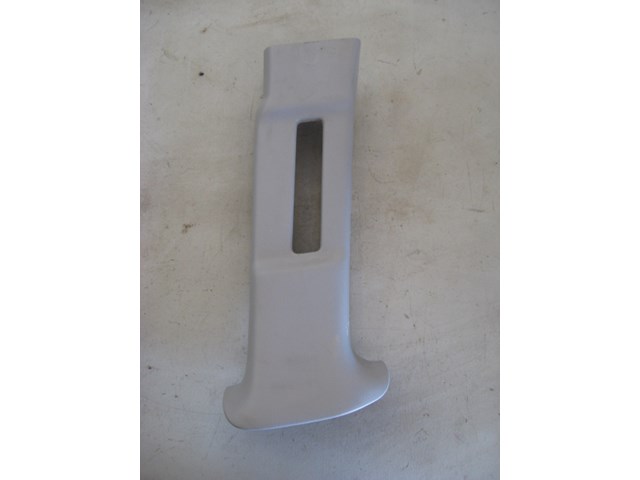 02 Subaru IMPREZA WRX RH B Pillar Trim  R7576