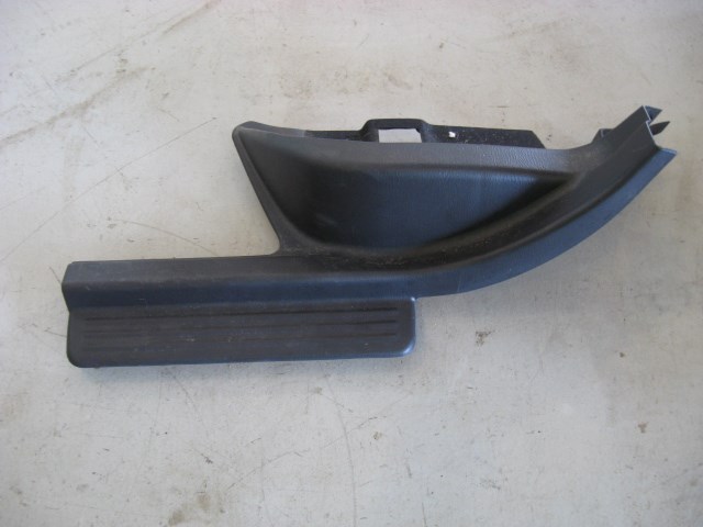 02 Subaru IMPREZA RS Rear LH Door Sill Plate  R7635