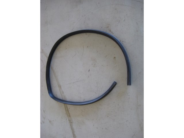 02 Subaru IMPREZA RS Rear RH Interior Door Seal  R7645