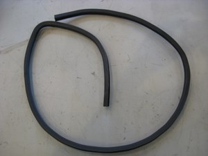 02 Subaru IMPREZA RS Front LH Interior Door Seal  R7694