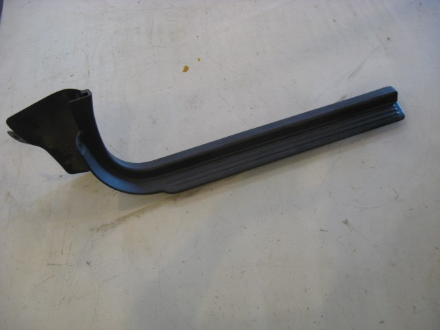 02 Subaru IMPREZA RS Front LH Door Sill Plate  R7695