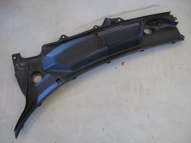 06 Nissan 350Z LH Wiper Cowl Vent Panel 66863 CD010 R7708