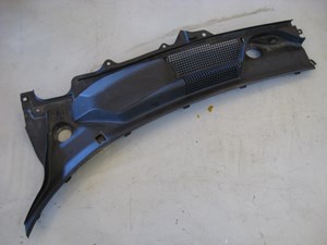 06 Nissan 350Z LH Wiper Cowl Vent Panel 66863 CD010 R7708