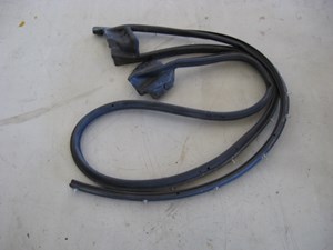 02 Subaru IMPREZA RS Front RH Door Seal  R7726