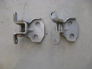 02 Subaru IMPREZA RS Front RH Door Hinge  R7738