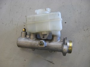 02 Subaru IMPREZA WRX Brake Master Cylinder  R7757