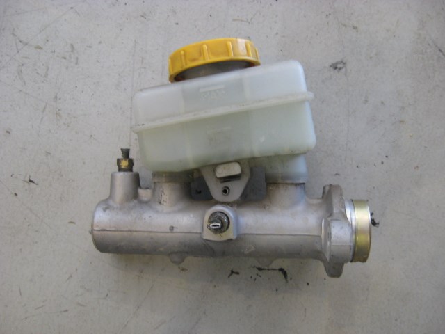 02 Subaru IMPREZA RS Brake Master Cylinder  R7770