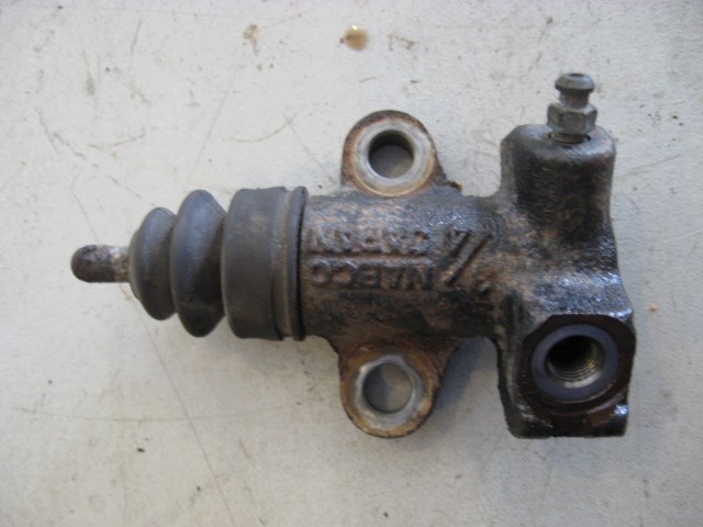 2002 Subaru IMPREZA RS Clutch Slave Cylinder OEM R7836