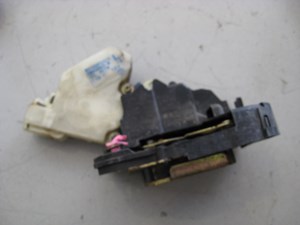 02 Subaru IMPREZA RS Front LH Door Lock Actuator  R7853