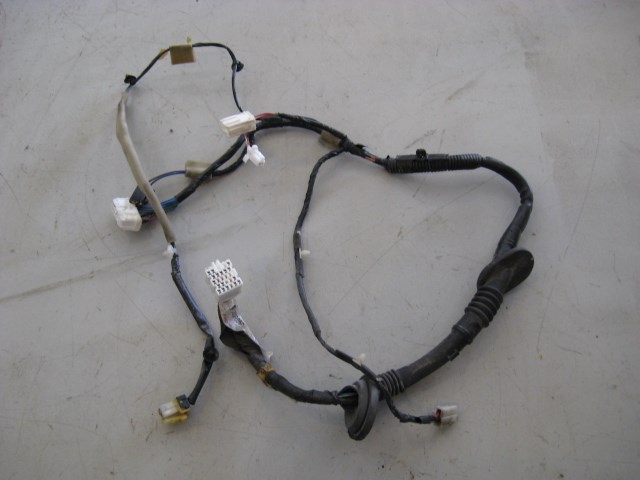 02 Subaru IMPREZA RS Front LH Door Wire Harness 81820FE050 R7857