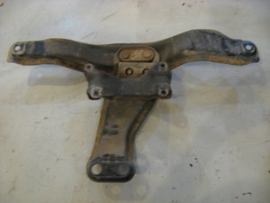 02 Subaru IMPREZA RS MT Transmission Bracket  R7876