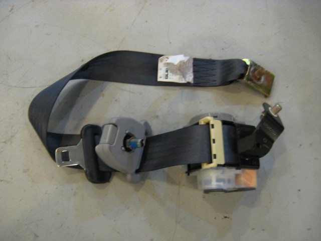 02 Subaru IMPREZA RS Rear LH Seat Belt  R7880