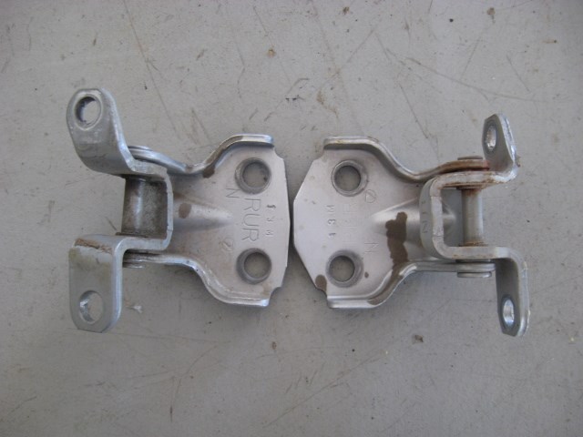 02 Subaru IMPREZA RS Rear RH Door Hinge  R7899