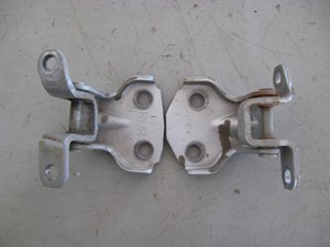 02 Subaru IMPREZA RS Rear RH Door Hinge  R7899