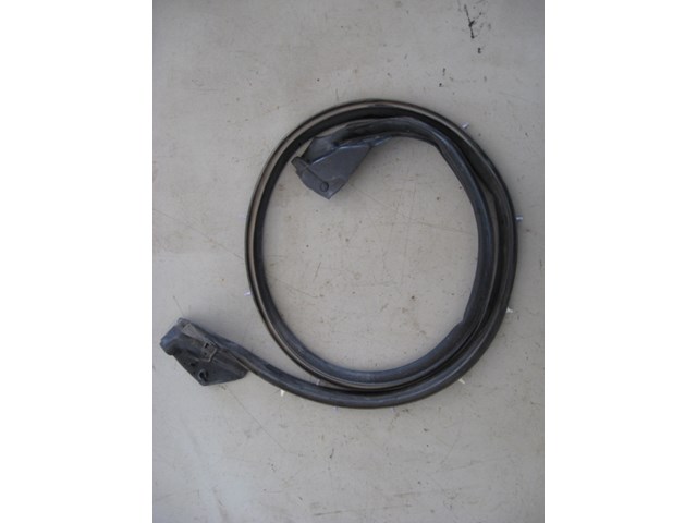 02 Subaru IMPREZA RS Rear RH Door Seal  R7907
