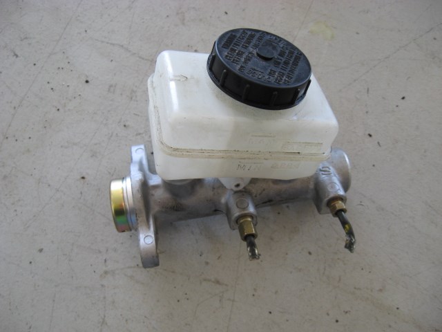 06 Nissan 350Z Brake Master Cylinder  R7956