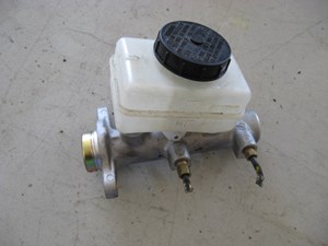 06 Nissan 350Z Brake Master Cylinder  R7956