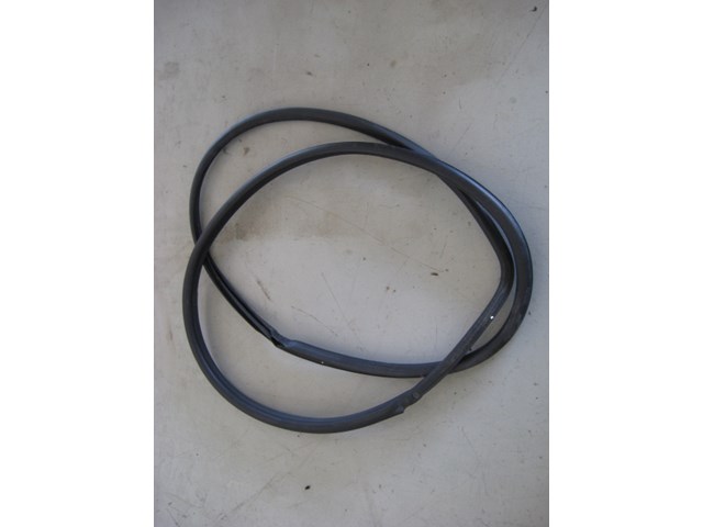 06 Nissan 350Z LH Interior Door Seal  R8055