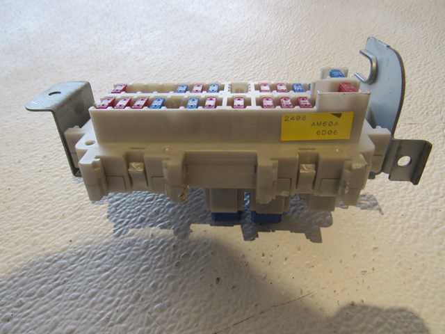 06 Nissan 350Z Interior Fuse Box  R8098