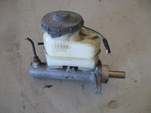 97 Honda PRELUDE Brake Master Cylinder.  R8235