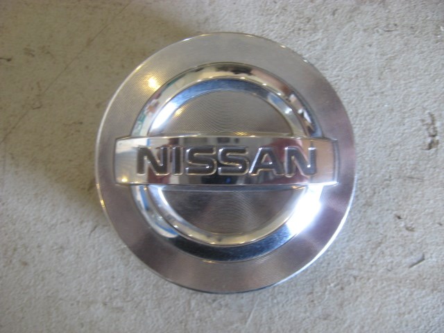 06 Nissan 350Z Wheel Center Cap  R8403