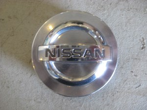 06 Nissan 350Z Wheel Center Cap  R8403