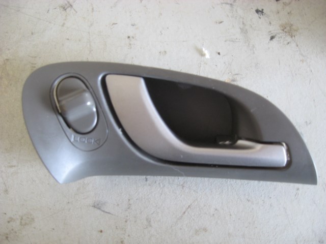 03 Acura RSX RH Passenger Interior Door Handle  R8440