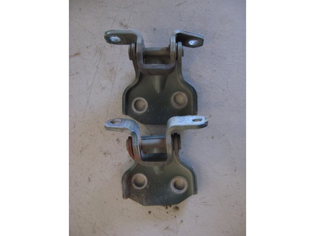 04 Subaru IMPREZA Front RH Door Hinges  R8569